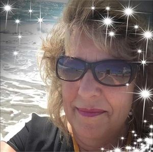 Meet your Posher, Angie